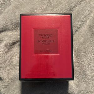 Victoria’s Secret bombshell intense perfume